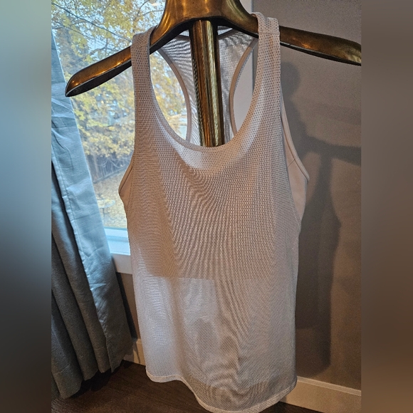Lululemon White Mesh Tank Top With Built In Sporta Bra - Picture 1 of 4